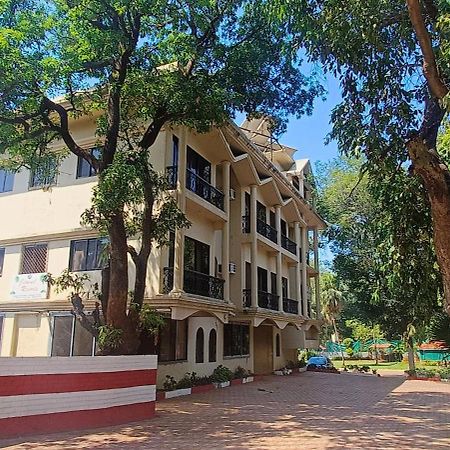Jewel Resort Lonavala Buitenkant foto