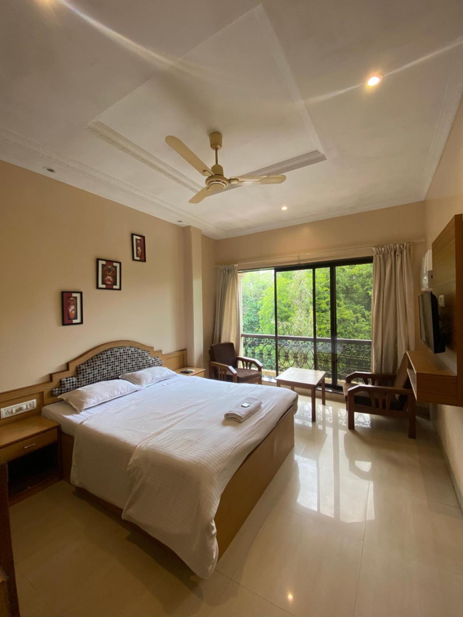 Jewel Resort Lonavala Buitenkant foto