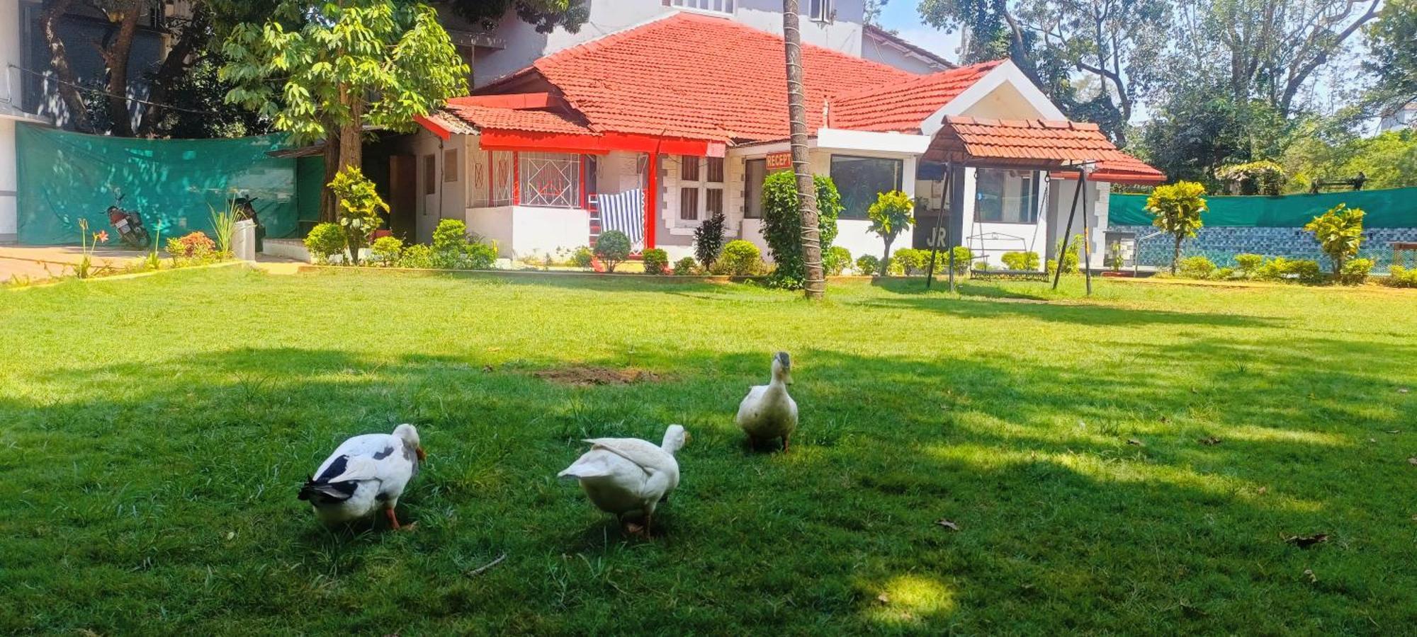Jewel Resort Lonavala Buitenkant foto